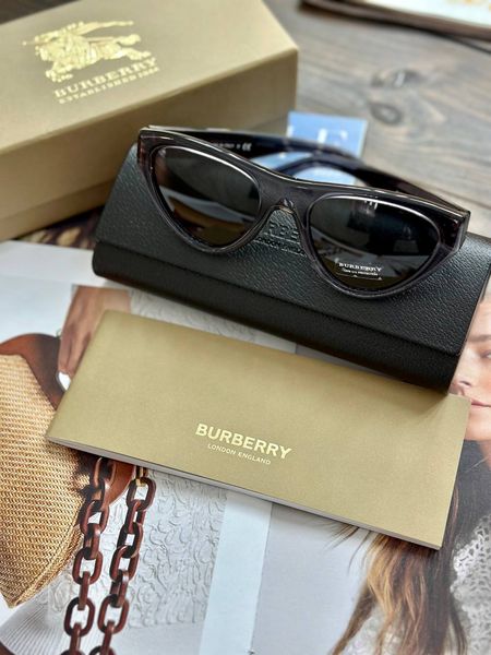 Cонцезахисні окуляри Burberry 6100 фото