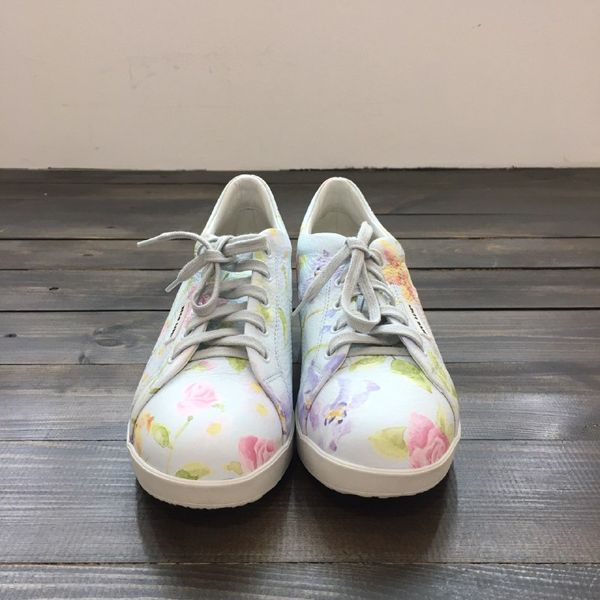 Светлые кроссовки с цветочным принтом Ruco Line 1501 фото