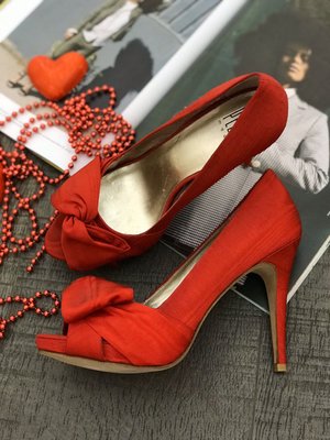 Червоні шовкові туфлі Pelle Moda 1134 фото