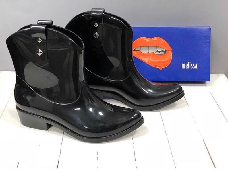 Водоотталкивающие черные ботинки Melissa 128 фото