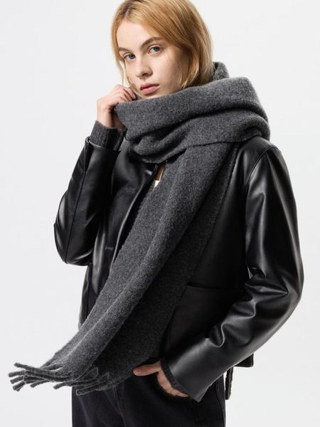 Шарф Uniqlo бузковий Souffl&eacute; Yarn Chunky Stole 8178 фото