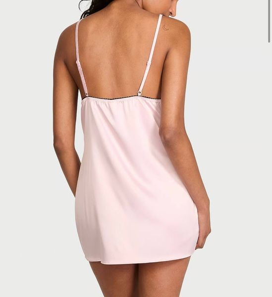Пiжама пеньюар Victoria&rsquo;s Secret рожева Tease Satin Lace-Trim Mini Slip Dress  8074 фото