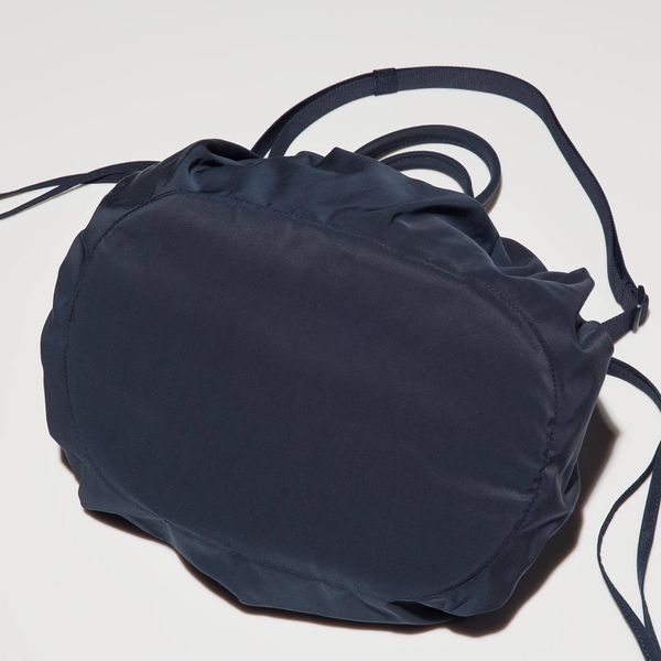 Сумка Uniqlo:С зелена Drawstring Bag 8615 фото
