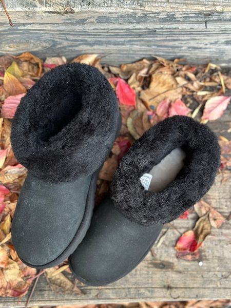 Замшевые UGG CLASSIC MINI FLUFF черные 4617 фото