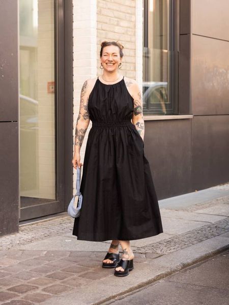 Платье Uniqlo черное Halter Neck Dress (Sleeveless) 7663 фото