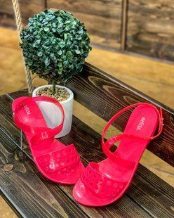 Ярко-розовые босоножки Melissa 1159 фото