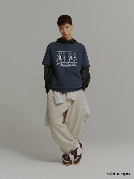 Футболка Uniqlo темно-синяя Yu Nagaba UT (Short Sleeve Graphic T-Shirt) 82171 фото