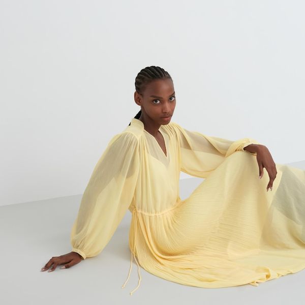 Платье Uniqlo:C желтое Chiffon Pleated Long-Sleeve Dress 650411 фото