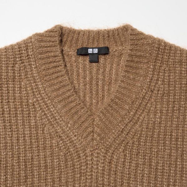 Светр Uniqlo коричневий Fluffy V-Neck Sweater 8189 фото