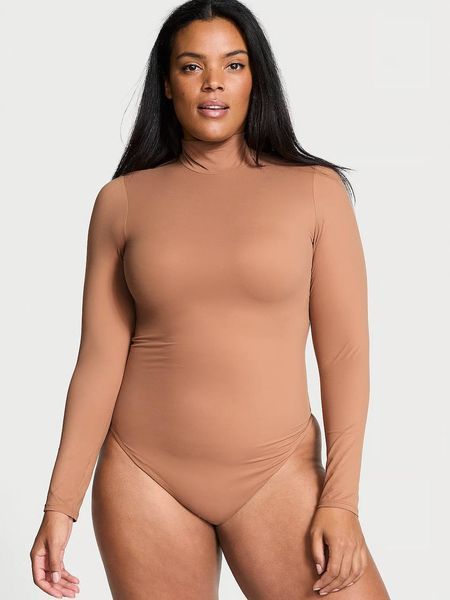 Боді бежеве Victoria's Secret BODYWEAR by Victoria with FeatherSoft&trade; Innovation Turtleneck Bodysuit 83971 фото