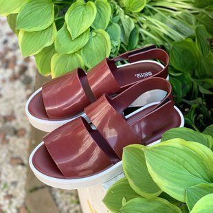 Бордовые босоножки "Soho" на танкетке Melissa 1470 фото