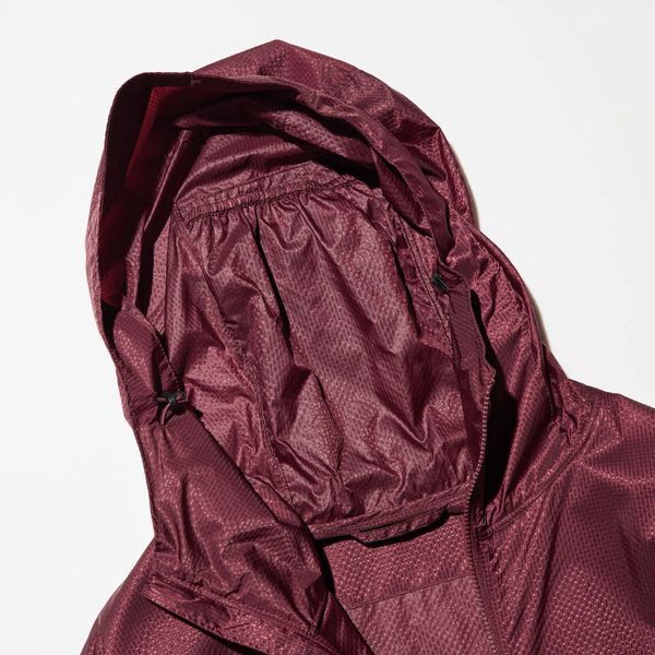 Парка Uniqlo:С черная Lightweight Parka 825111 фото