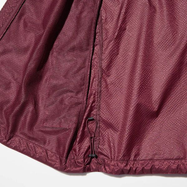 Парка Uniqlo:С черная Lightweight Parka 825111 фото