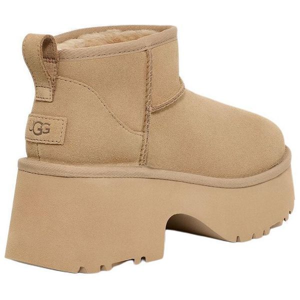 Зимовi UGG свiтло-бежевi Classic Ultra Mini New Heights Platform Boot  8598 фото