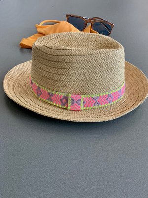 Бежевая соломенная шляпа H&M 2827 фото