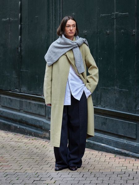 Пальто Uniqlo:C бежевое Wool Blend Wrap Coat  72401 фото