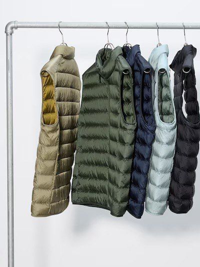 Жилетка Uniqlo чорна на пуху Ultra Light Down Vest 4569 фото